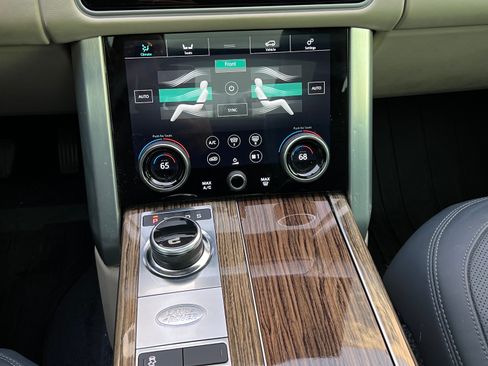 Used 2019 Land Rover Range Rover HSE image 11