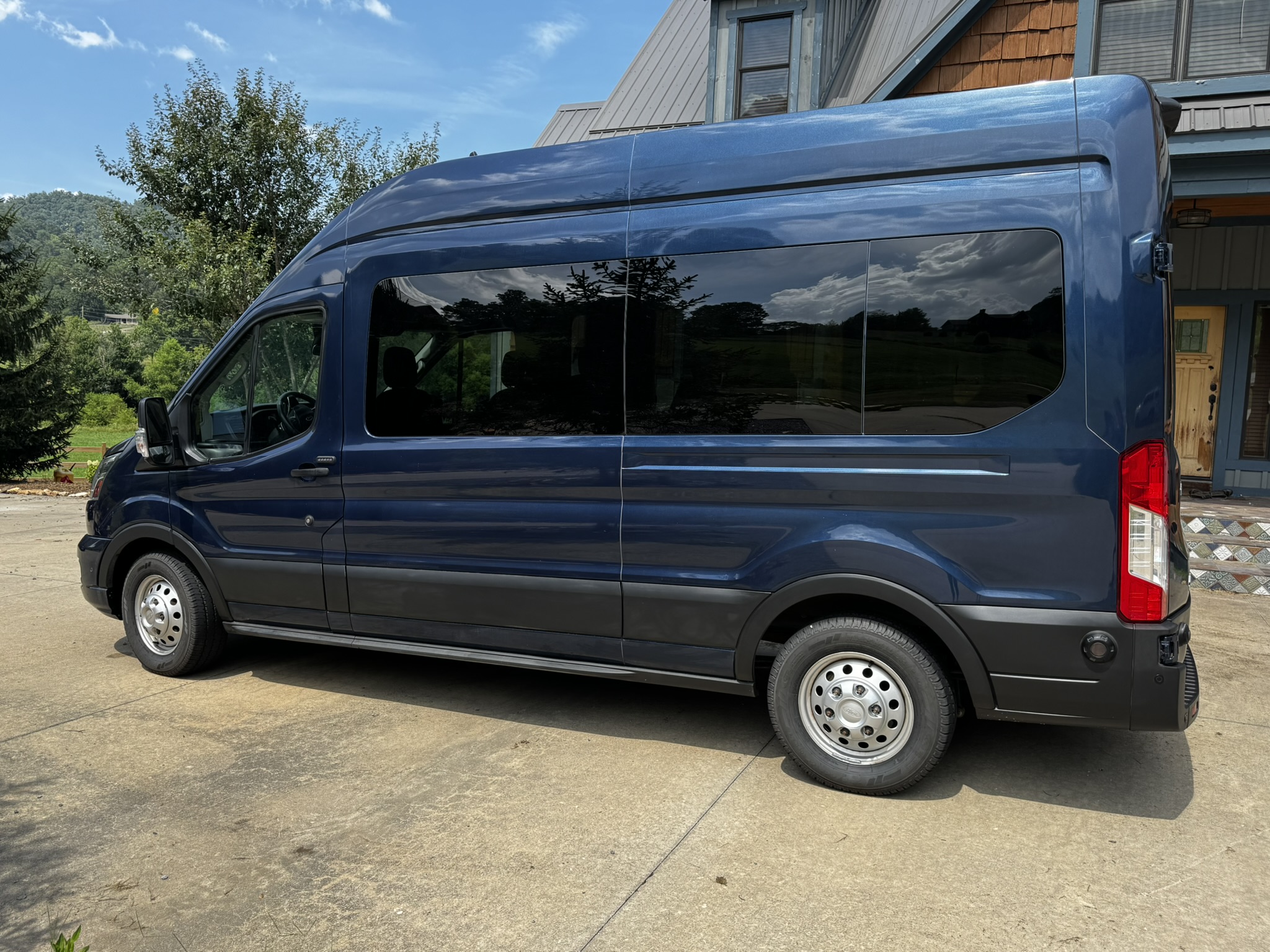 Used 2020 Ford Transit 350 XLT AWD/4WD image 4