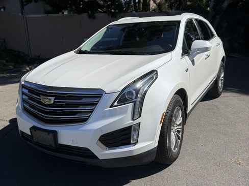 Used 2017 Cadillac XT5 Luxury image 1