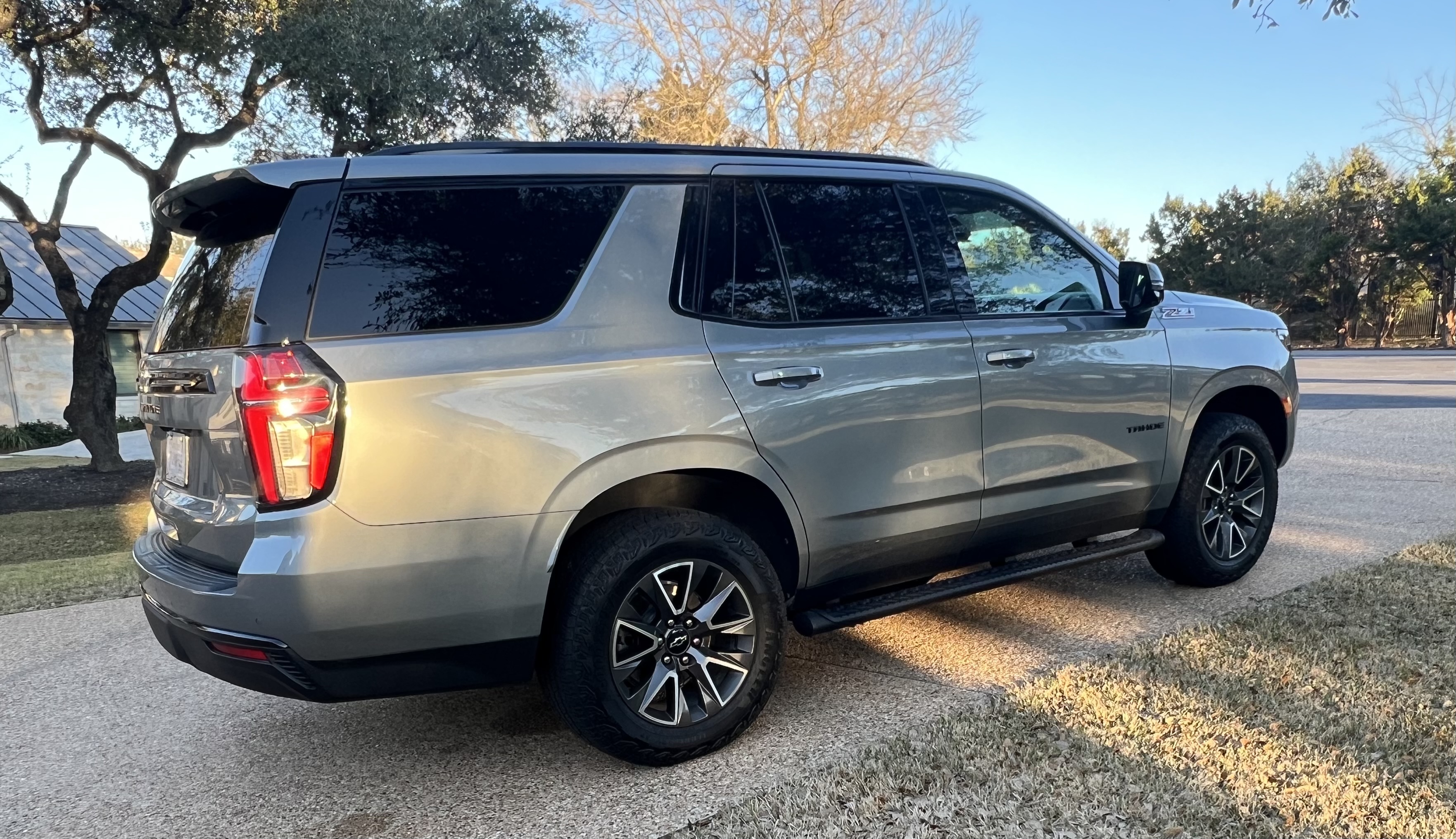 Used 2024 Chevrolet Tahoe Z71 w/ Luxury Package AWD/4WD image 9