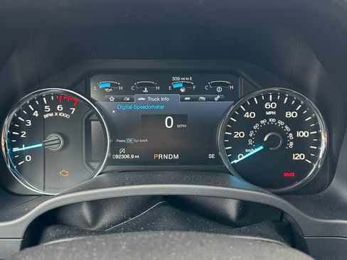 Used 2019 Ford F150 Lariat image 6