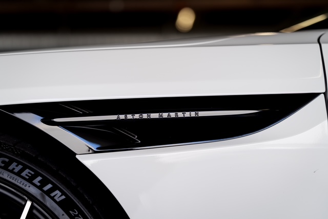 Used 2025 Aston Martin DB12 Convertible RWD image 15
