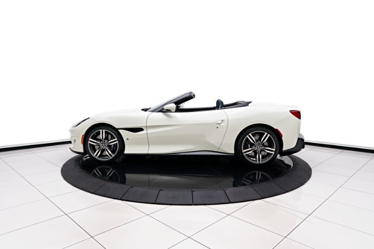 Used 2019 Ferrari Portofino RWD image 2