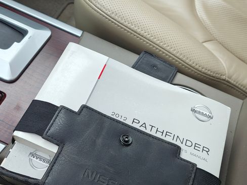 Used 2012 Nissan Pathfinder LE image 30