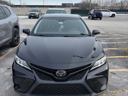 Used 2018 Toyota Camry SE image 6