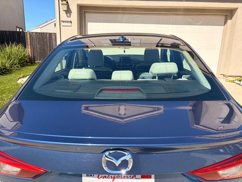 Used 2018 MAZDA MAZDA3 Grand Touring image 14