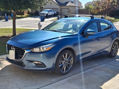 Used 2018 MAZDA MAZDA3 Touring image 5