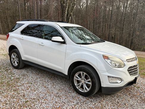 Used 2017 Chevrolet Equinox LT w/ Convenience Package image 5