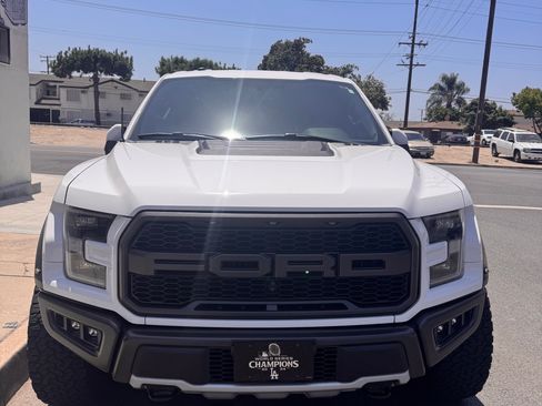 Used 2018 Ford F150 Raptor w/ Equipment Group 802A Luxury AWD/4WD image 5