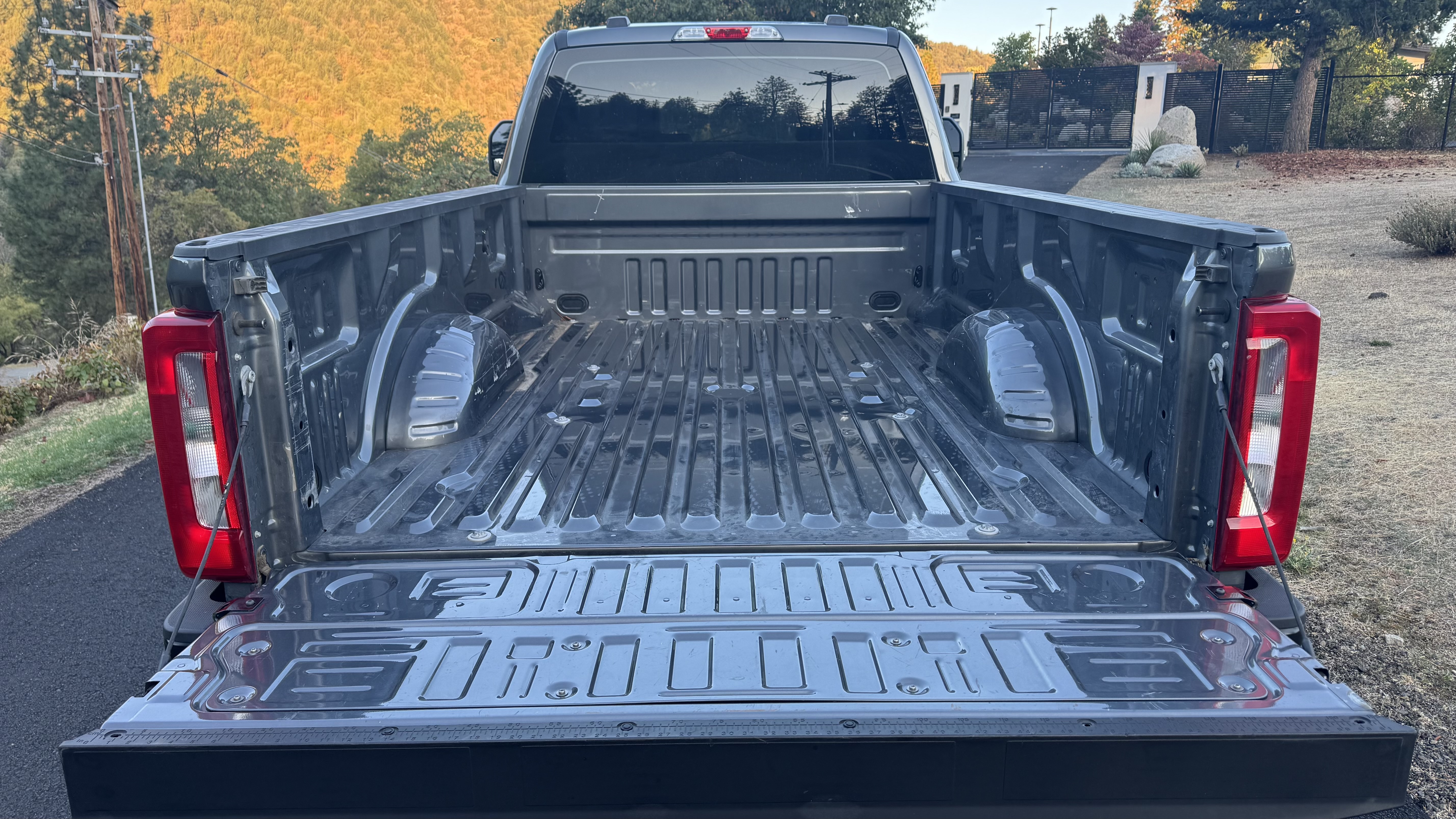 Used 2025 Ford F250 XL w/ FX4 Off-Road Package AWD/4WD image 6