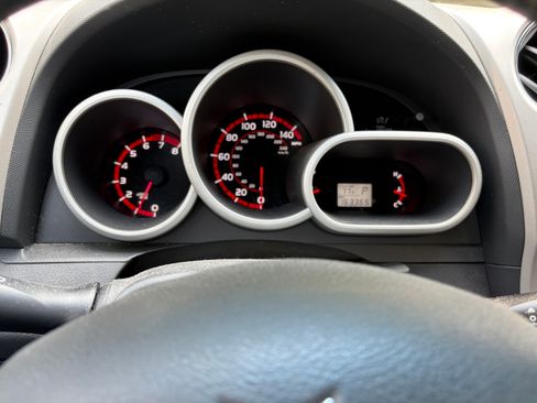 Used 2009 Pontiac Vibe GT FWD image 12