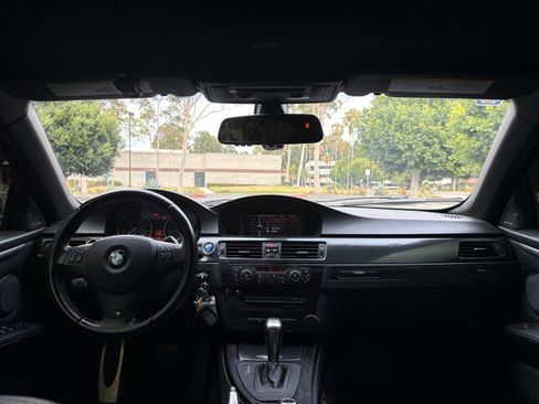 Used 2011 BMW 335i Convertible RWD image 9