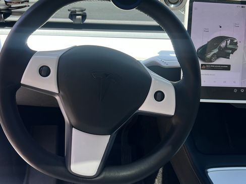 Used 2021 Tesla Model Y Long Range AWD/4WD image 13