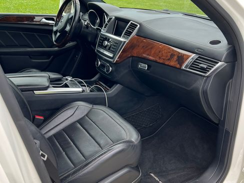Used 2014 Mercedes-Benz ML 63 AMG 4MATIC image 11