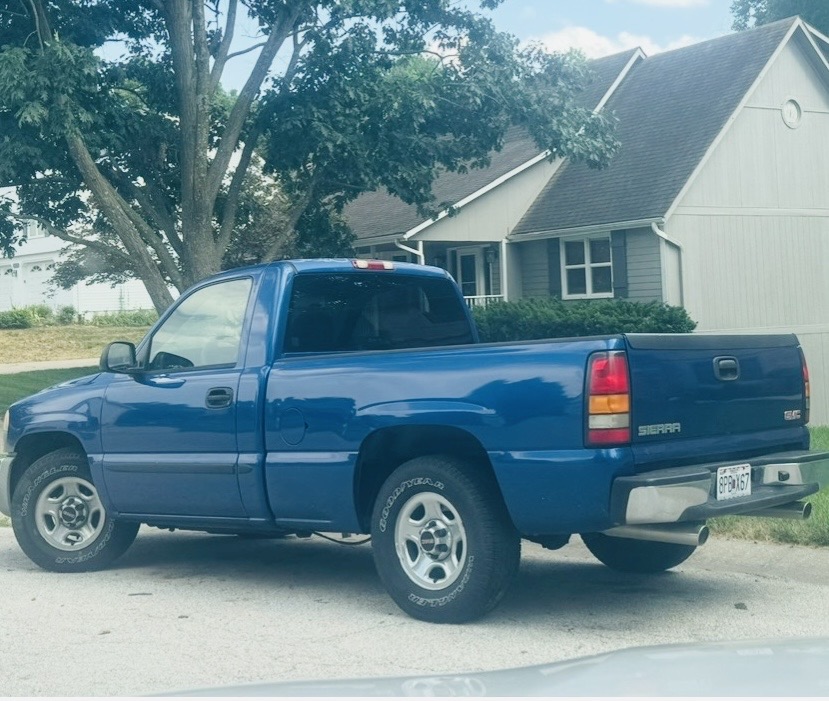 Used 2004 GMC Sierra 1500 2WD Regular Cab image 1