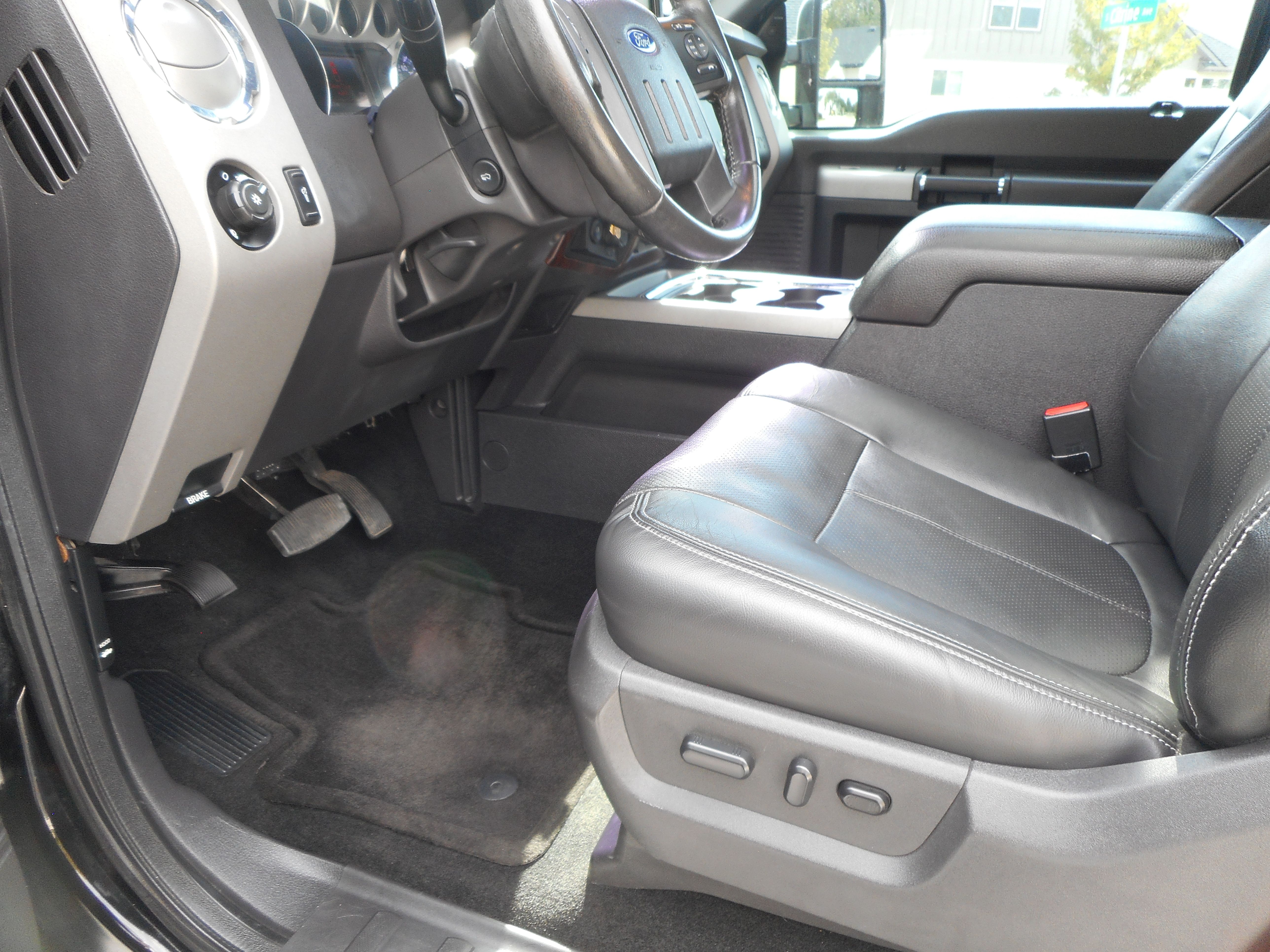 Used 2016 Ford F350 Lariat w/ Lariat Ultimate Package AWD/4WD image 14