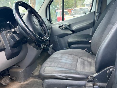 Used 2014 Freightliner Sprinter 2500 image 4