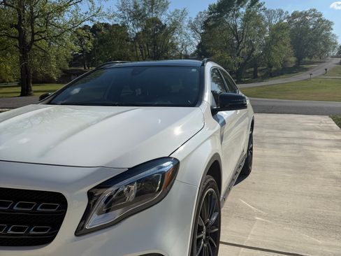 Used 2018 Mercedes-Benz GLA 250 4MATIC image 2