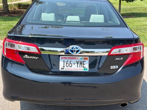 Used 2014 Toyota Camry XLE w/ Leather Package FWD image 10