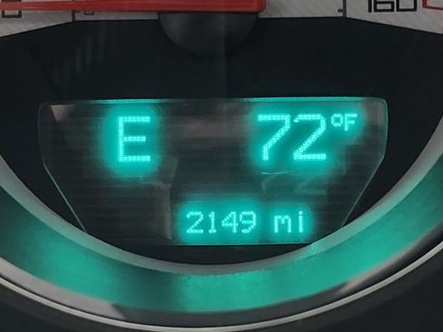 Used 2014 Dodge Challenger R/T image 2