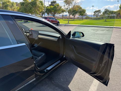 Used 2018 Tesla Model 3 Long Range AWD/4WD image 12