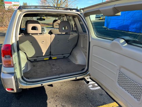Used 2003 Toyota RAV4 2WD image 37