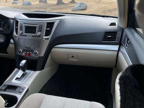Used 2014 Subaru Outback 2.5i Premium image 21