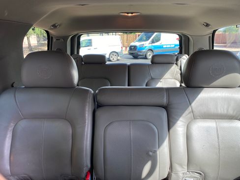 Used 2002 Cadillac Escalade AWD image 17