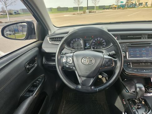 Used 2016 Toyota Avalon XLE image 17