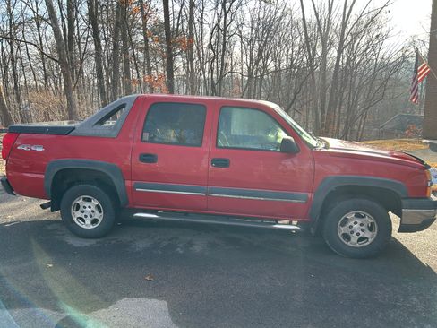 Used 2003 Chevrolet Avalanche 4x4 image 4