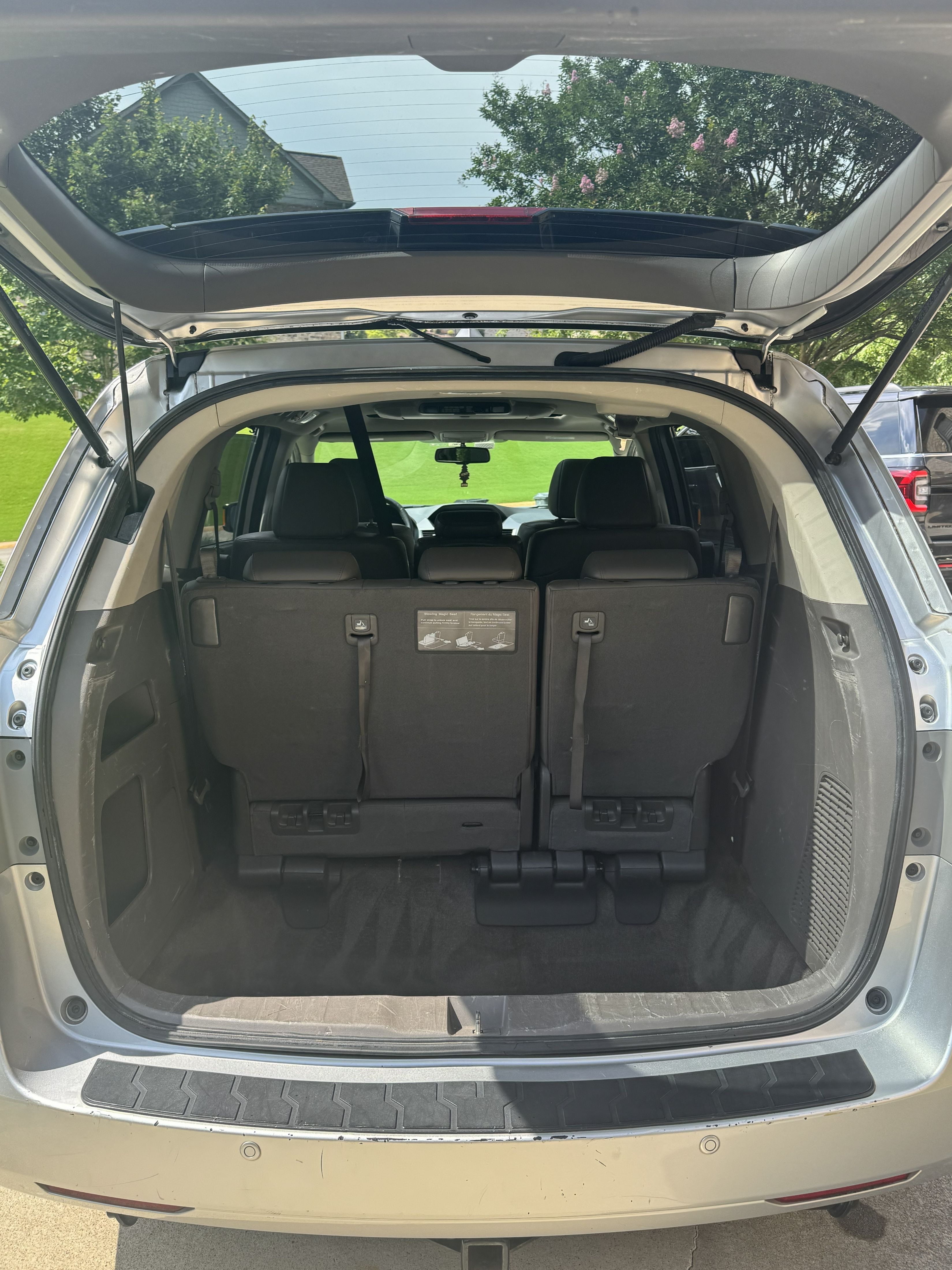 Used 2013 Honda Odyssey Touring Elite image 9
