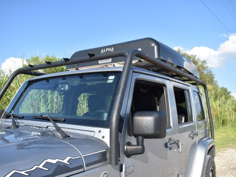 Used 2014 Jeep Wrangler Unlimited Sahara image 4