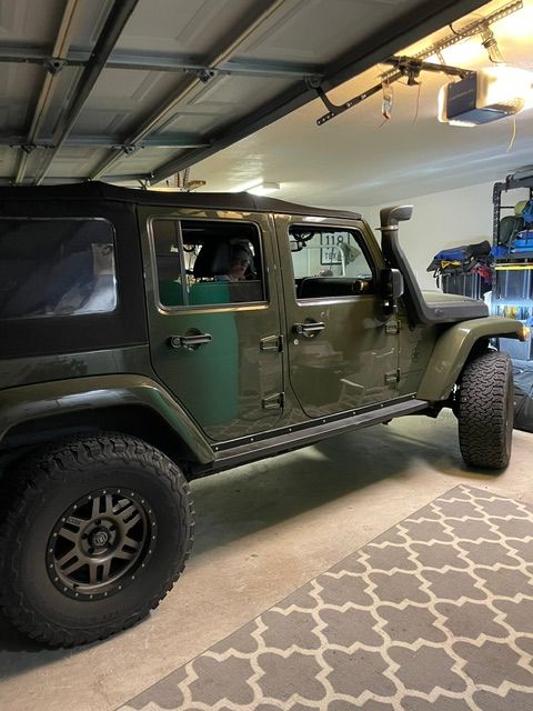 Used 2016 Jeep Wrangler Unlimited Sahara AWD/4WD image 4