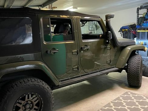 Used 2016 Jeep Wrangler Unlimited Sahara AWD/4WD image 4