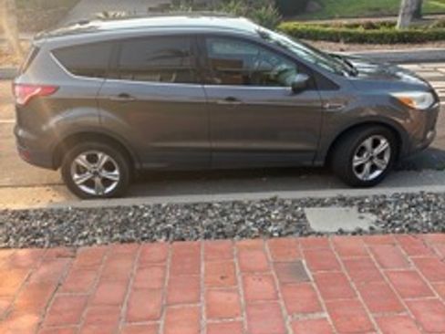 Used 2014 Ford Escape SE image 4