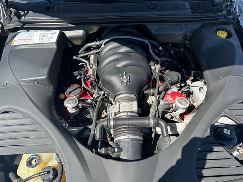 Used 2010 Maserati Quattroporte S image 16