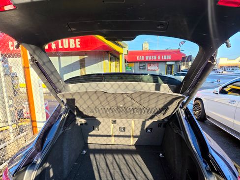 Used 2020 Porsche Macan image 12