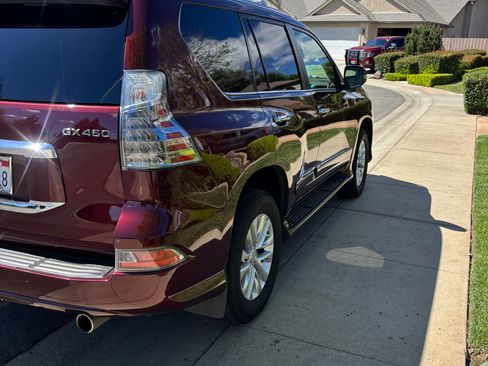 Used 2017 Lexus GX 460 Premium w/ Premium Package image 6