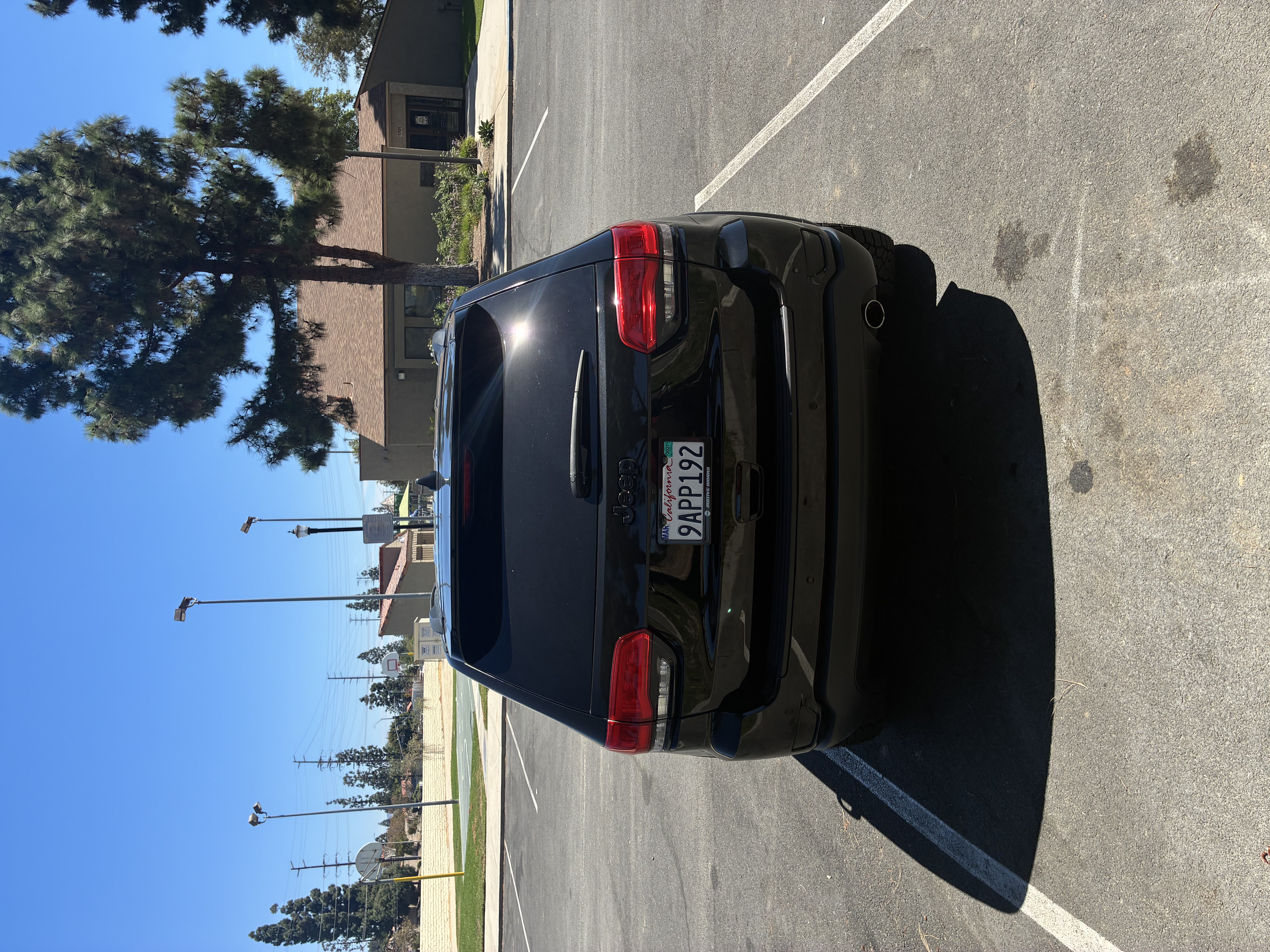 Used 2017 Jeep Grand Cherokee Limited AWD/4WD image 4