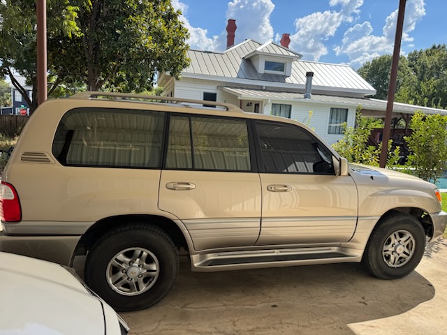 Used 2002 Lexus LX 470 4WD image 2