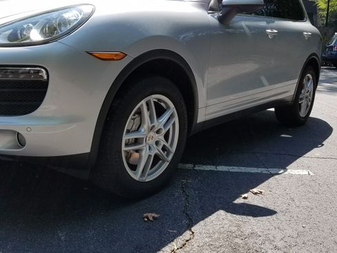 Used 2011 Porsche Cayenne S AWD/4WD image 24