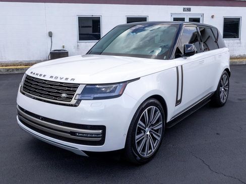 Used 2024 Land Rover Range Rover Autobiography image 9