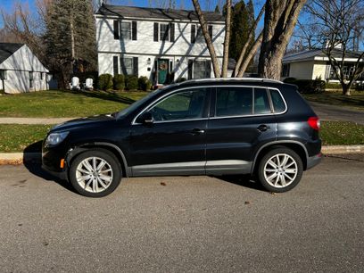 Used 2011 Volkswagen Tiguan SE