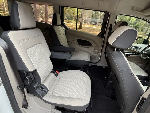 Used 2020 Ford Transit Connect XLT image 9