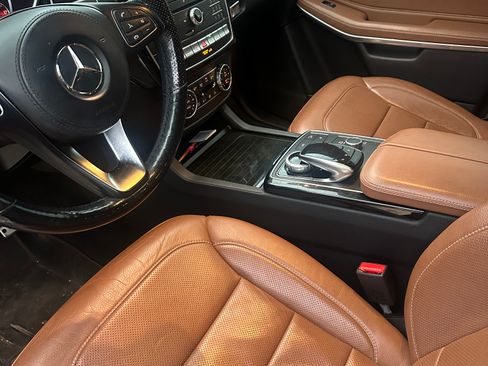 Used 2017 Mercedes-Benz GLS 550 4MATIC image 8