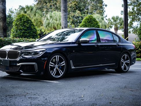 Used 2017 BMW M760i xDrive image 11