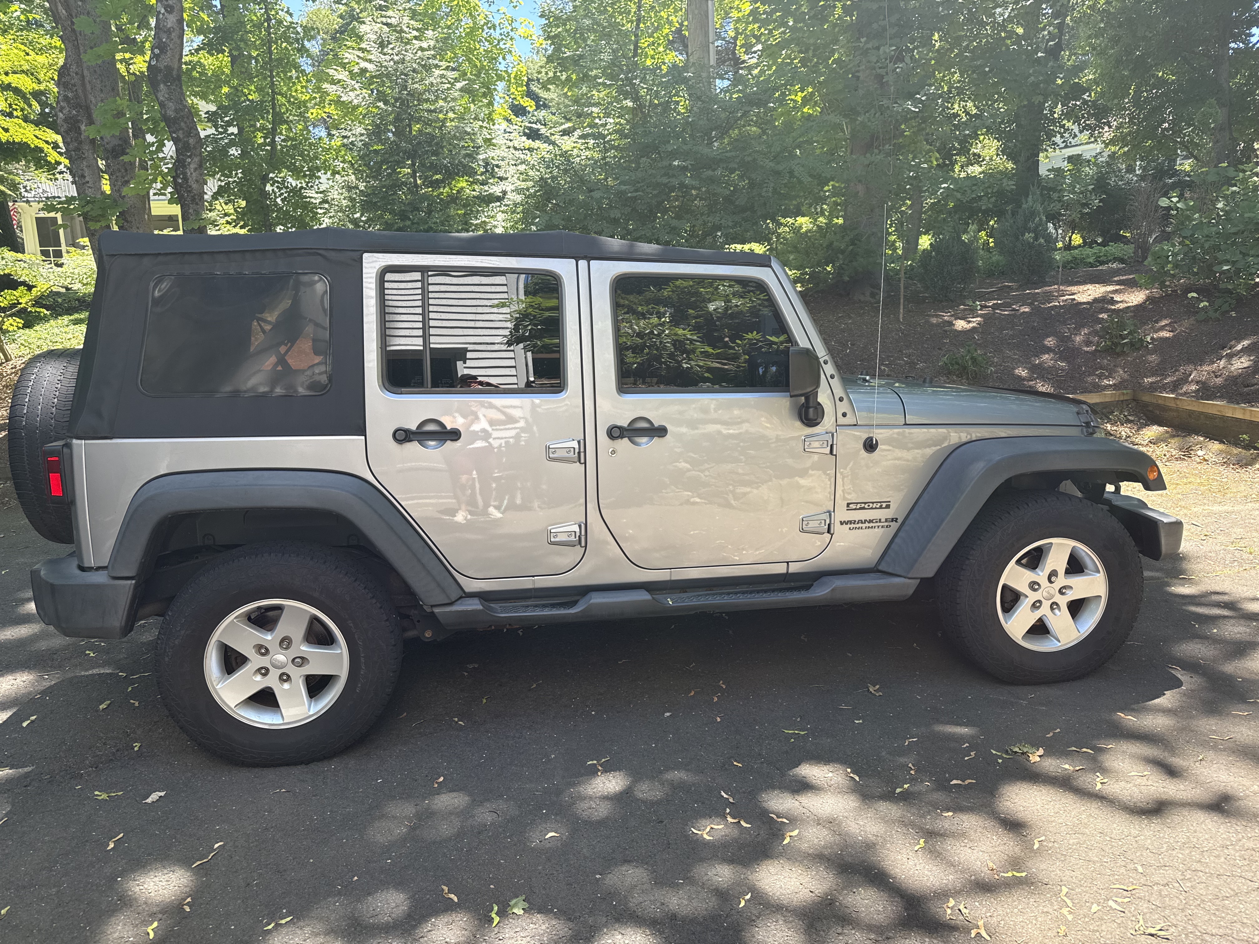 Used 2016 Jeep Wrangler Unlimited Sport AWD/4WD image 2