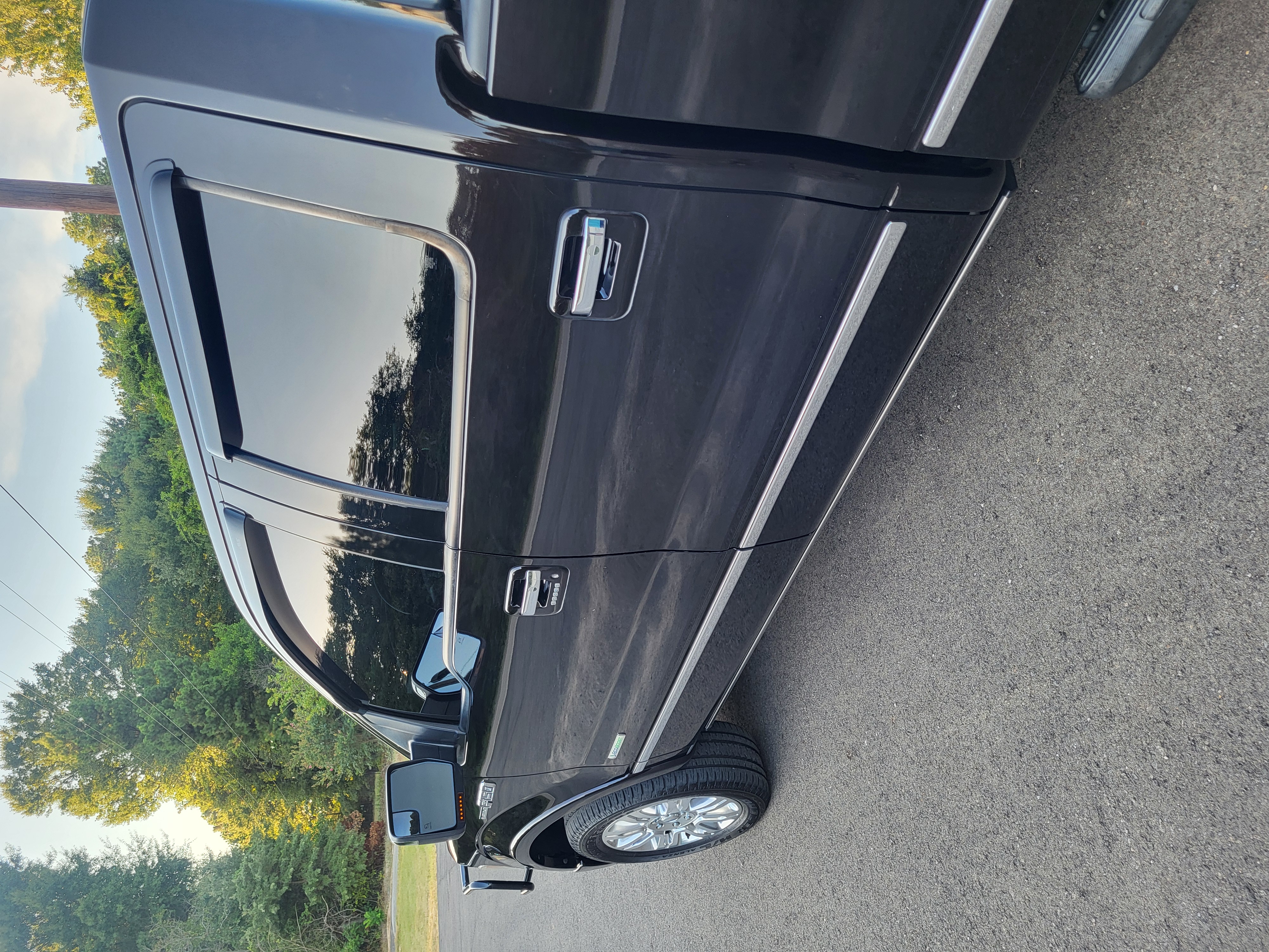 Used 2013 Ford F150 Platinum AWD/4WD image 5
