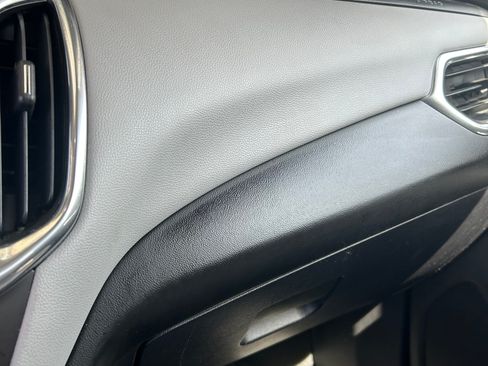 Used 2018 Chevrolet Equinox LT image 10