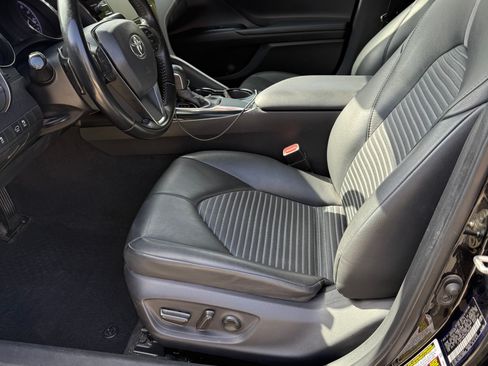 Used 2019 Toyota Camry SE image 10